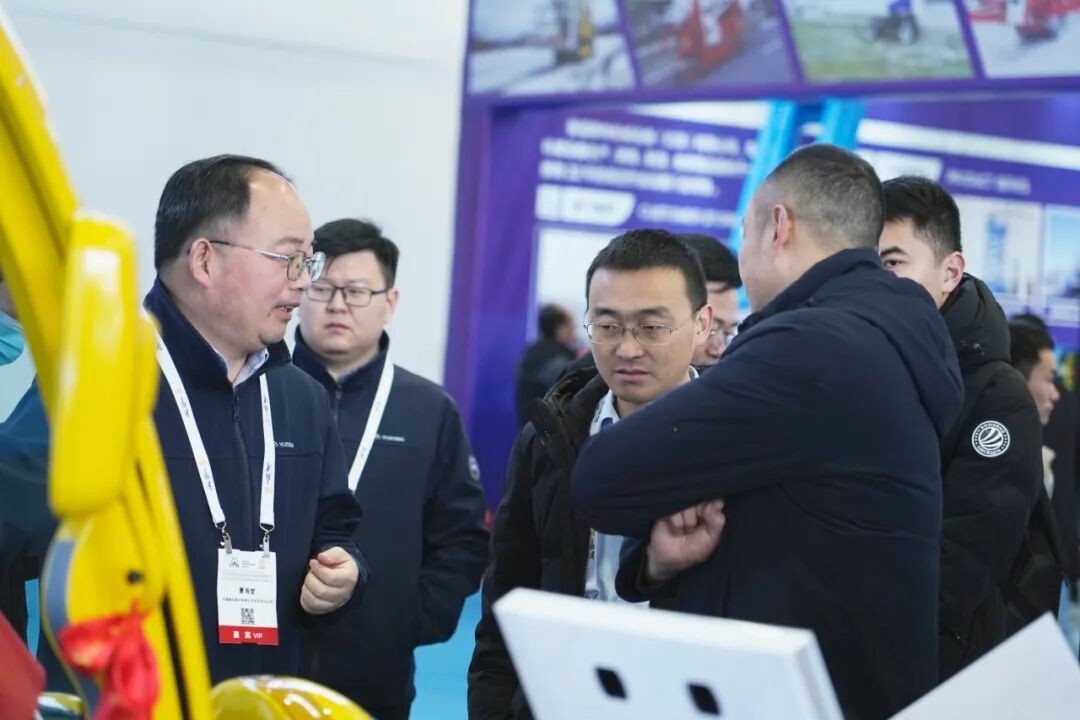 誠(chéng)邀共赴 | 宇通專用車(chē)與您相約2025 中國(guó)(鄭州)旅游休閑娛樂(lè)產(chǎn)業(yè)博覽會(huì) 誠(chéng)邀共赴 | 宇通專用車(chē)與您相約2025 中國(guó)(鄭州)旅游休閑娛樂(lè)產(chǎn)業(yè)博覽會(huì)